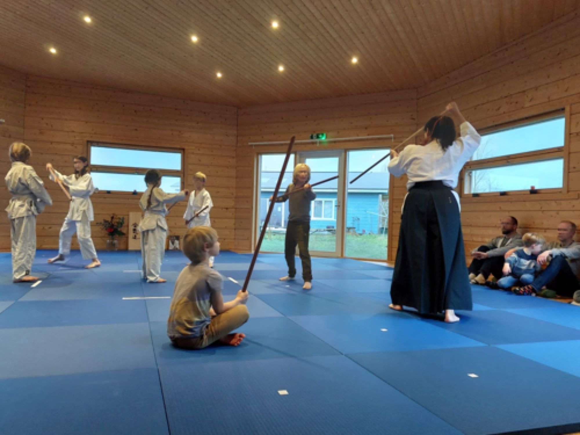 Jeugdige aikidoka tijdens een aikido-stage